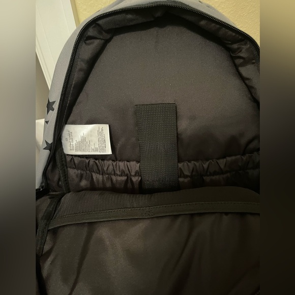 (NWT) Converse Backpack with Laptop holder - Picture 2 of 3